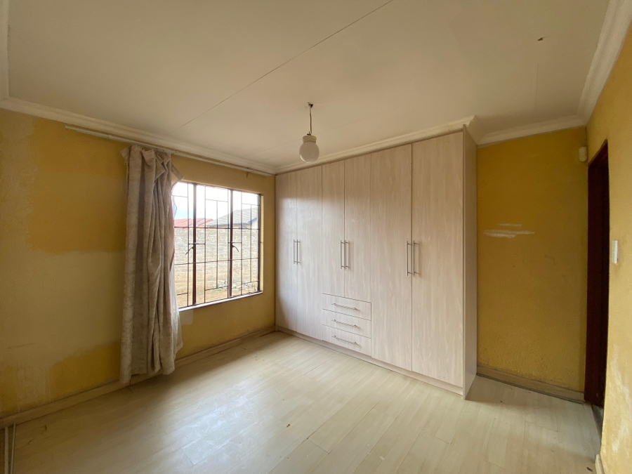 3 Bedroom Property for Sale in Lakeside Gauteng