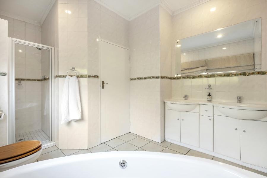 3 Bedroom Property for Sale in Linden Gauteng
