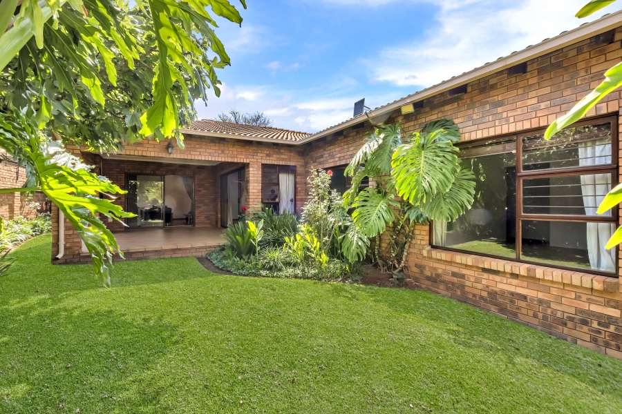 3 Bedroom Property for Sale in Linden Gauteng
