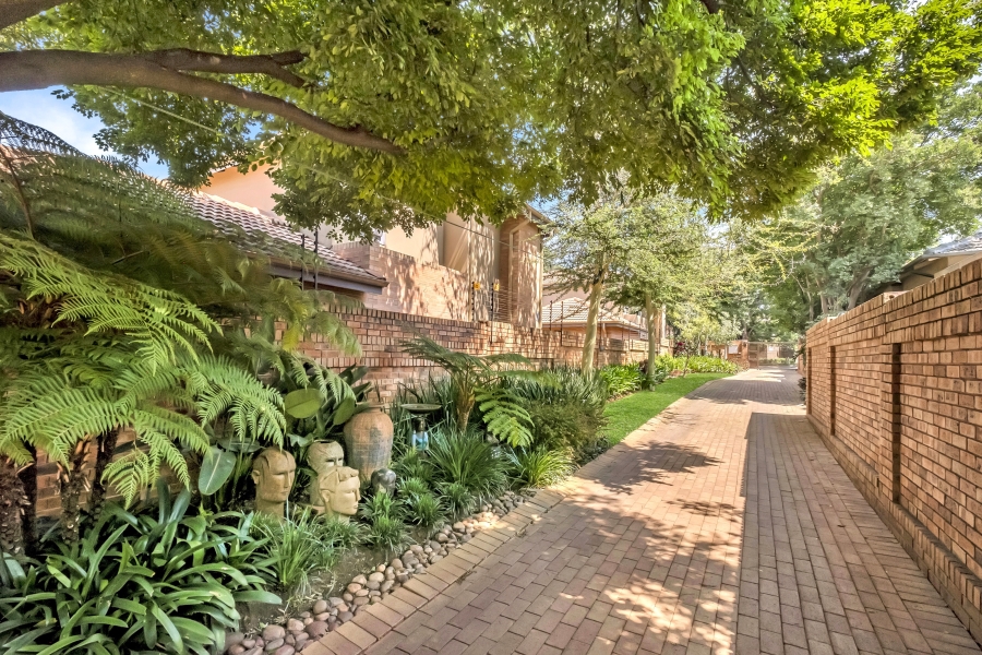 3 Bedroom Property for Sale in Linden Gauteng