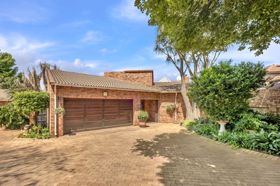 3 Bedroom Property for Sale in Linden Gauteng