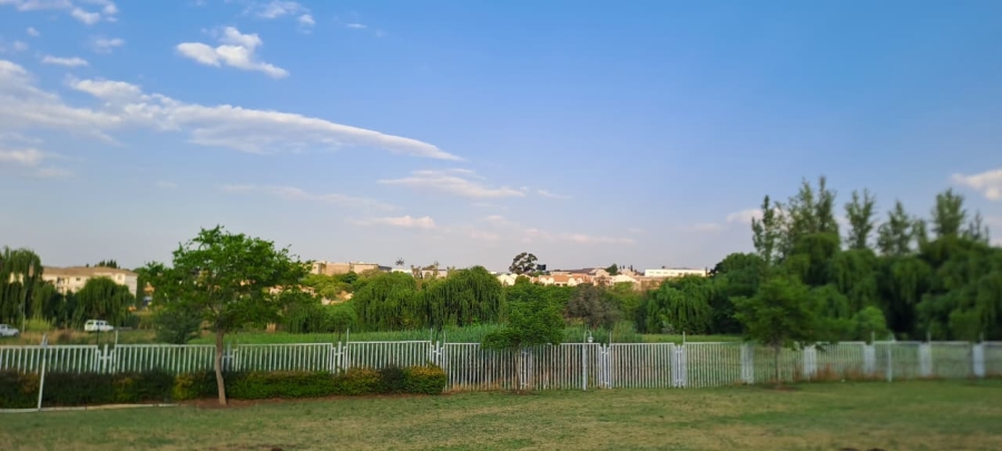 2 Bedroom Property for Sale in Noordwyk Gauteng