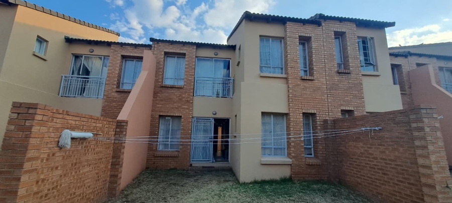 2 Bedroom Property for Sale in Noordwyk Gauteng