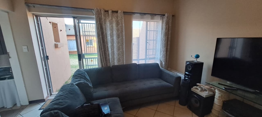 2 Bedroom Property for Sale in Noordwyk Gauteng