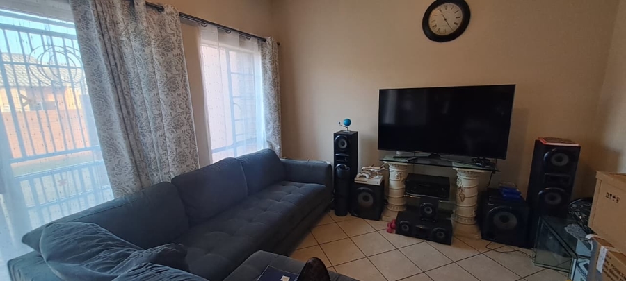 2 Bedroom Property for Sale in Noordwyk Gauteng