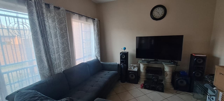 2 Bedroom Property for Sale in Noordwyk Gauteng