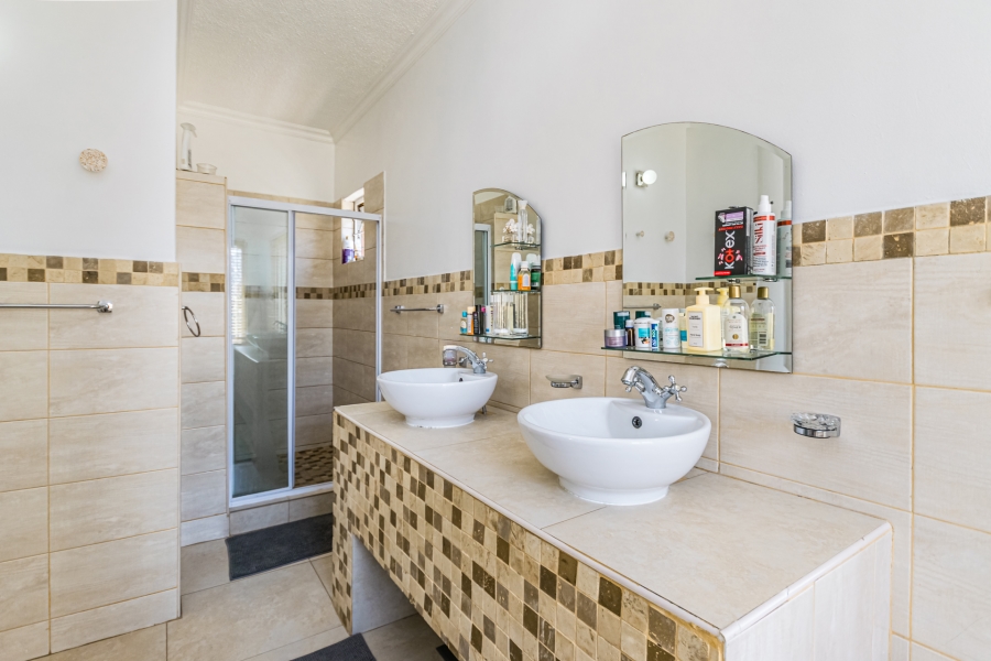 3 Bedroom Property for Sale in Buccleuch Gauteng