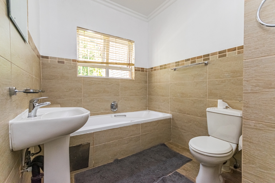 3 Bedroom Property for Sale in Buccleuch Gauteng