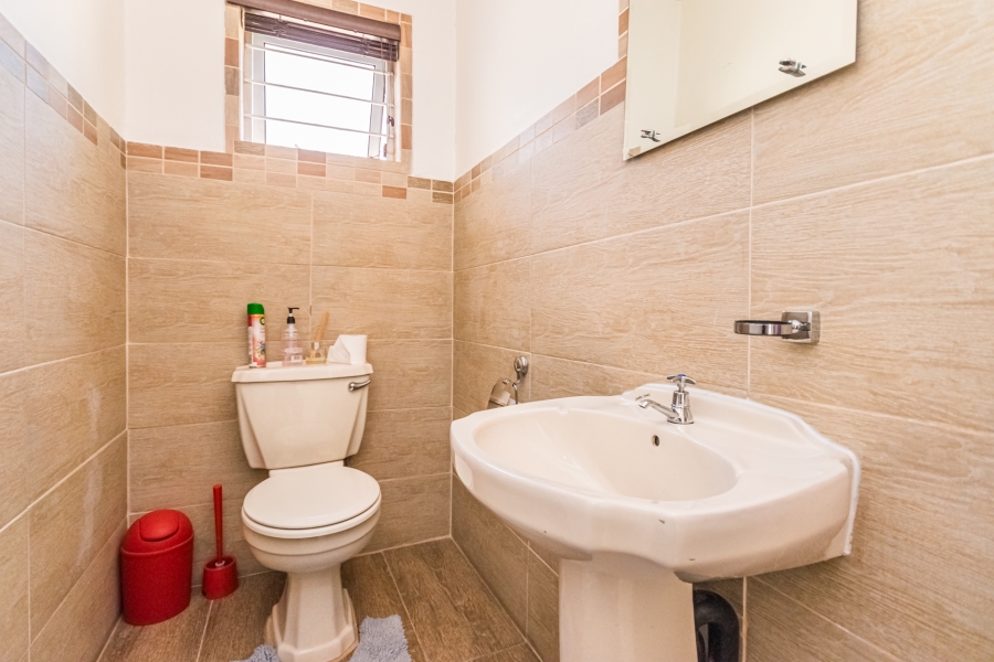 3 Bedroom Property for Sale in Buccleuch Gauteng