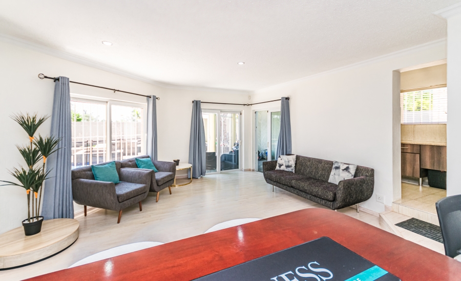 3 Bedroom Property for Sale in Buccleuch Gauteng