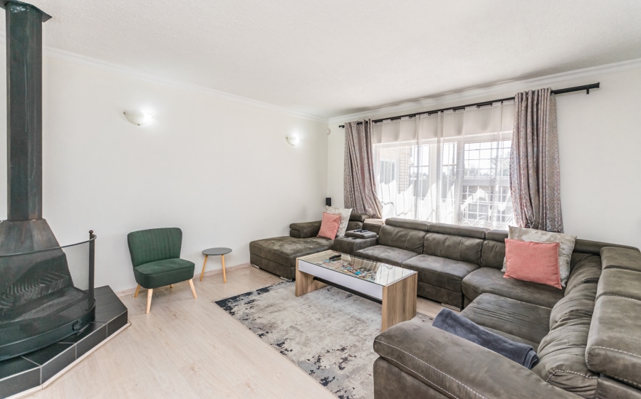 3 Bedroom Property for Sale in Buccleuch Gauteng