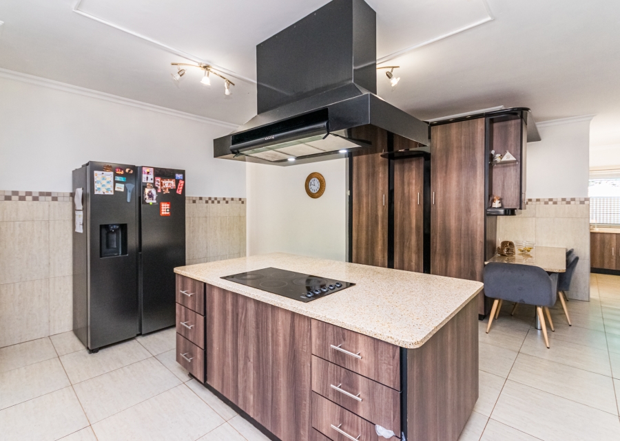 3 Bedroom Property for Sale in Buccleuch Gauteng