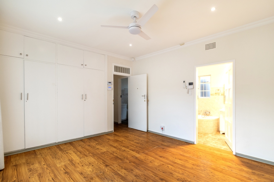 5 Bedroom Property for Sale in Ashlea Gardens Gauteng