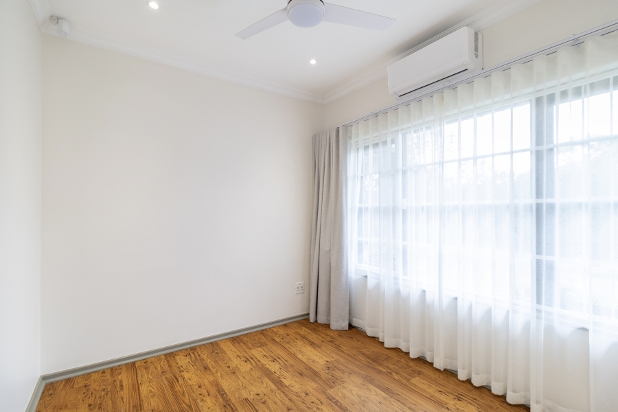 5 Bedroom Property for Sale in Ashlea Gardens Gauteng
