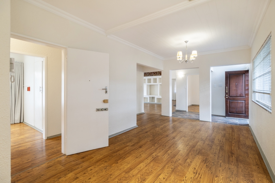 5 Bedroom Property for Sale in Ashlea Gardens Gauteng