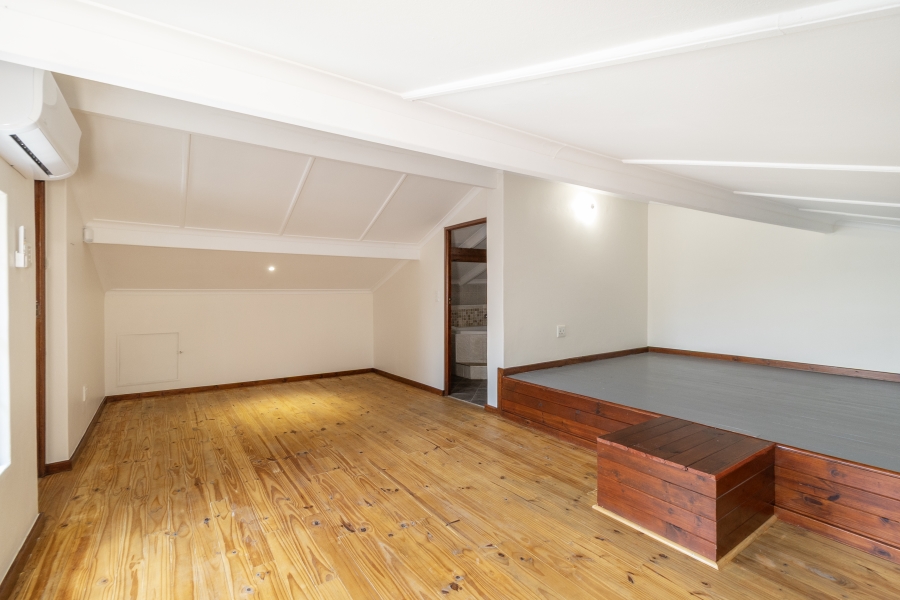 5 Bedroom Property for Sale in Ashlea Gardens Gauteng