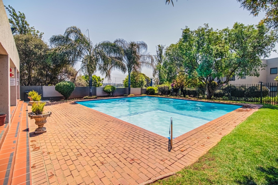2 Bedroom Property for Sale in Marais Steyn Park Gauteng