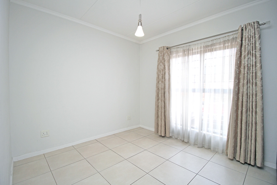 3 Bedroom Property for Sale in Greenstone Hill Gauteng
