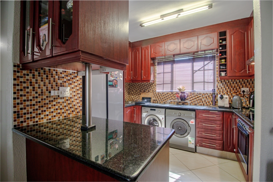 2 Bedroom Property for Sale in Eden Glen Gauteng