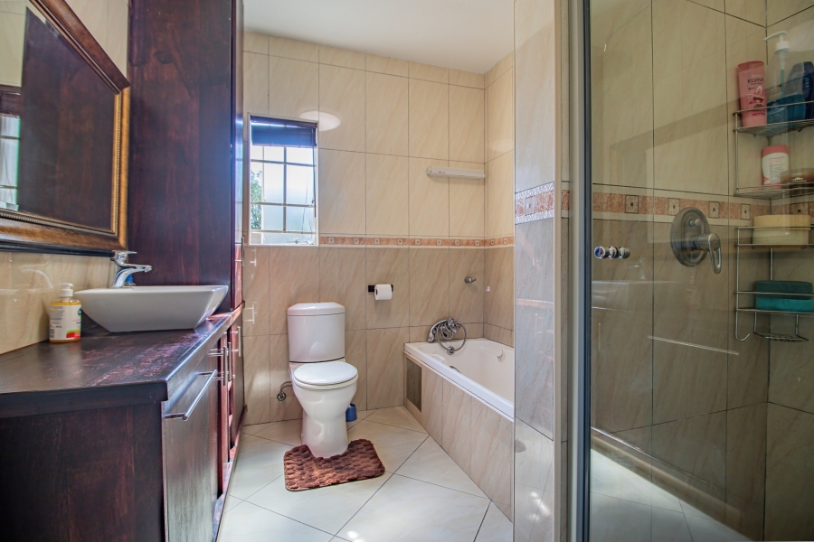 2 Bedroom Property for Sale in Eden Glen Gauteng