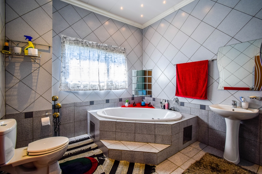 4 Bedroom Property for Sale in Midstream Estate Gauteng