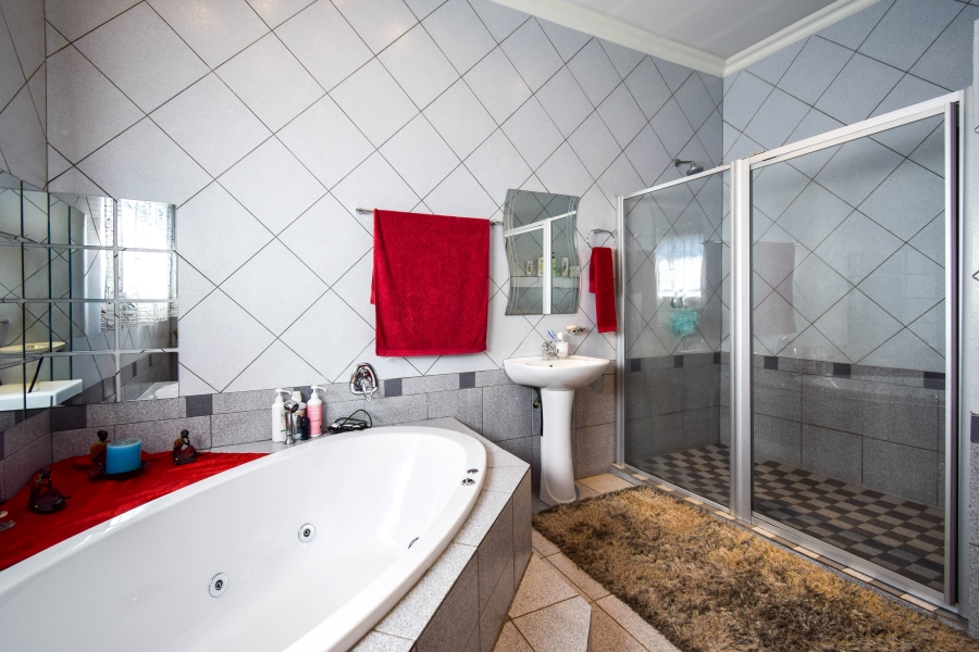 4 Bedroom Property for Sale in Midstream Estate Gauteng