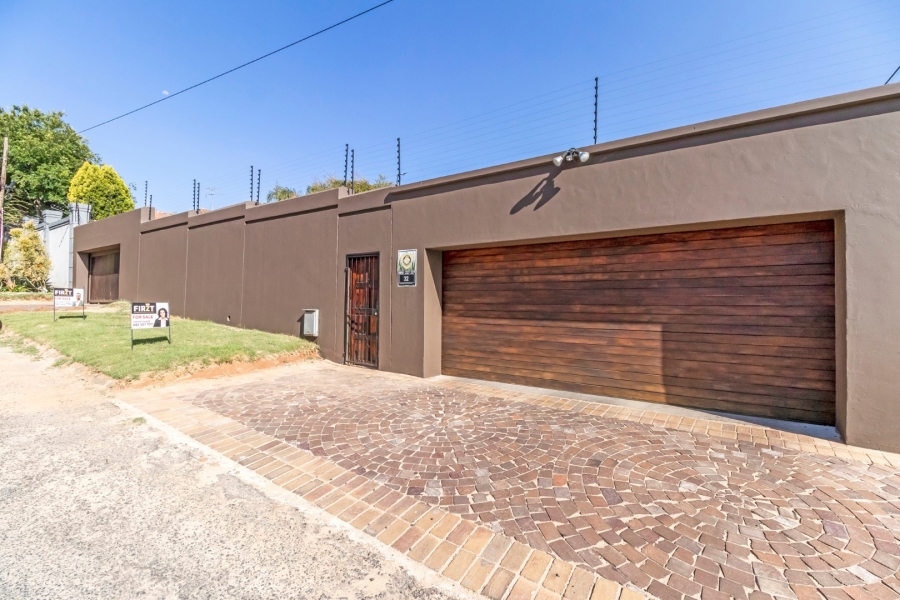 4 Bedroom Property for Sale in Highlands North Gauteng