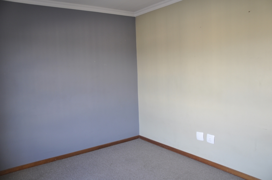 2 Bedroom Property for Sale in Noordwyk Gauteng