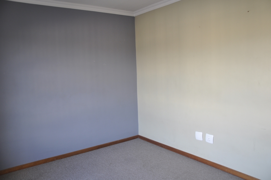 2 Bedroom Property for Sale in Noordwyk Gauteng