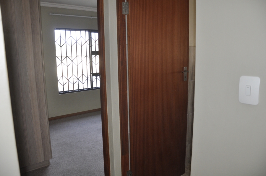 2 Bedroom Property for Sale in Noordwyk Gauteng