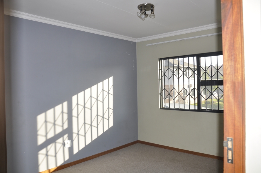 2 Bedroom Property for Sale in Noordwyk Gauteng