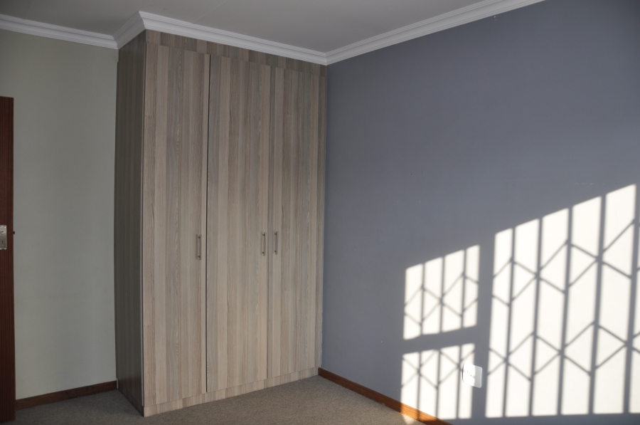 2 Bedroom Property for Sale in Noordwyk Gauteng