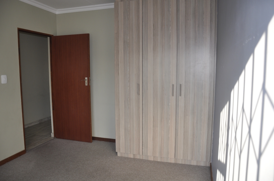 2 Bedroom Property for Sale in Noordwyk Gauteng