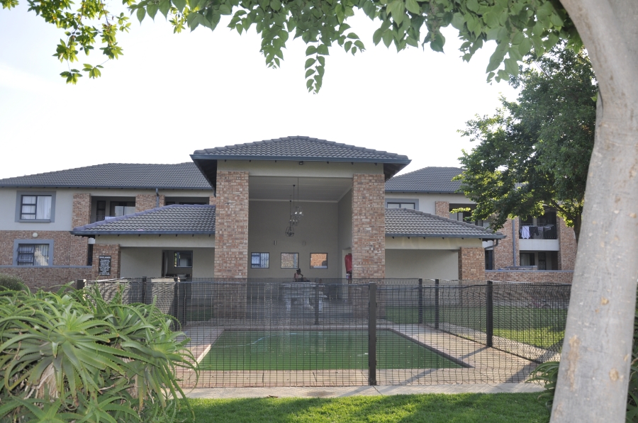 2 Bedroom Property for Sale in Noordwyk Gauteng
