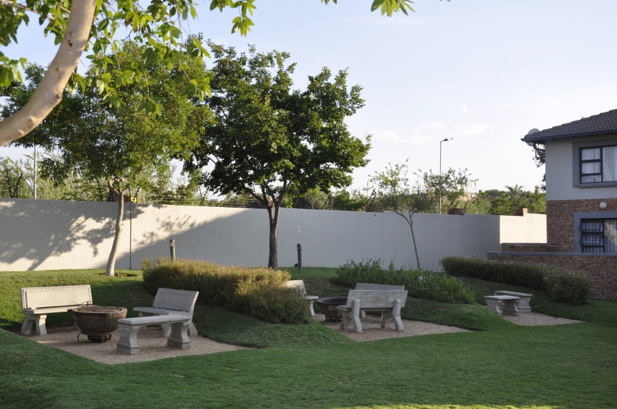 2 Bedroom Property for Sale in Noordwyk Gauteng