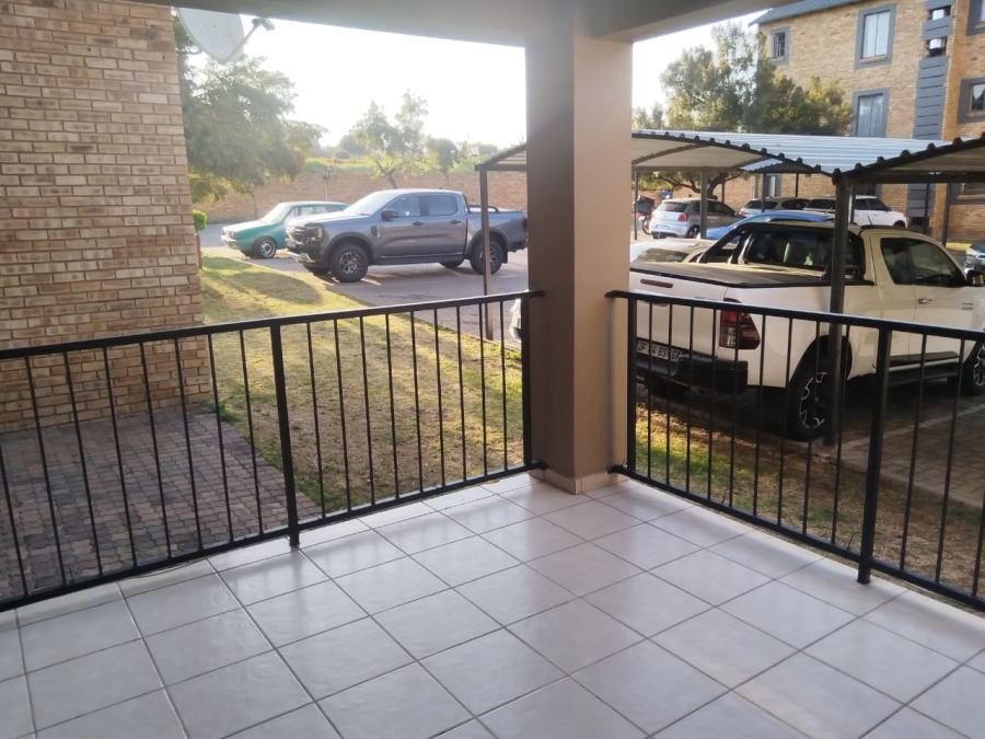 2 Bedroom Property for Sale in North Riding Gauteng