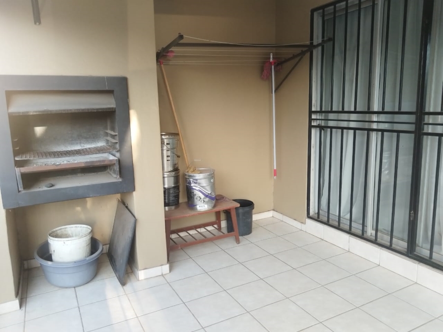 2 Bedroom Property for Sale in North Riding Gauteng
