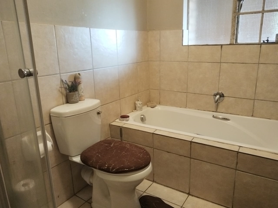 2 Bedroom Property for Sale in North Riding Gauteng