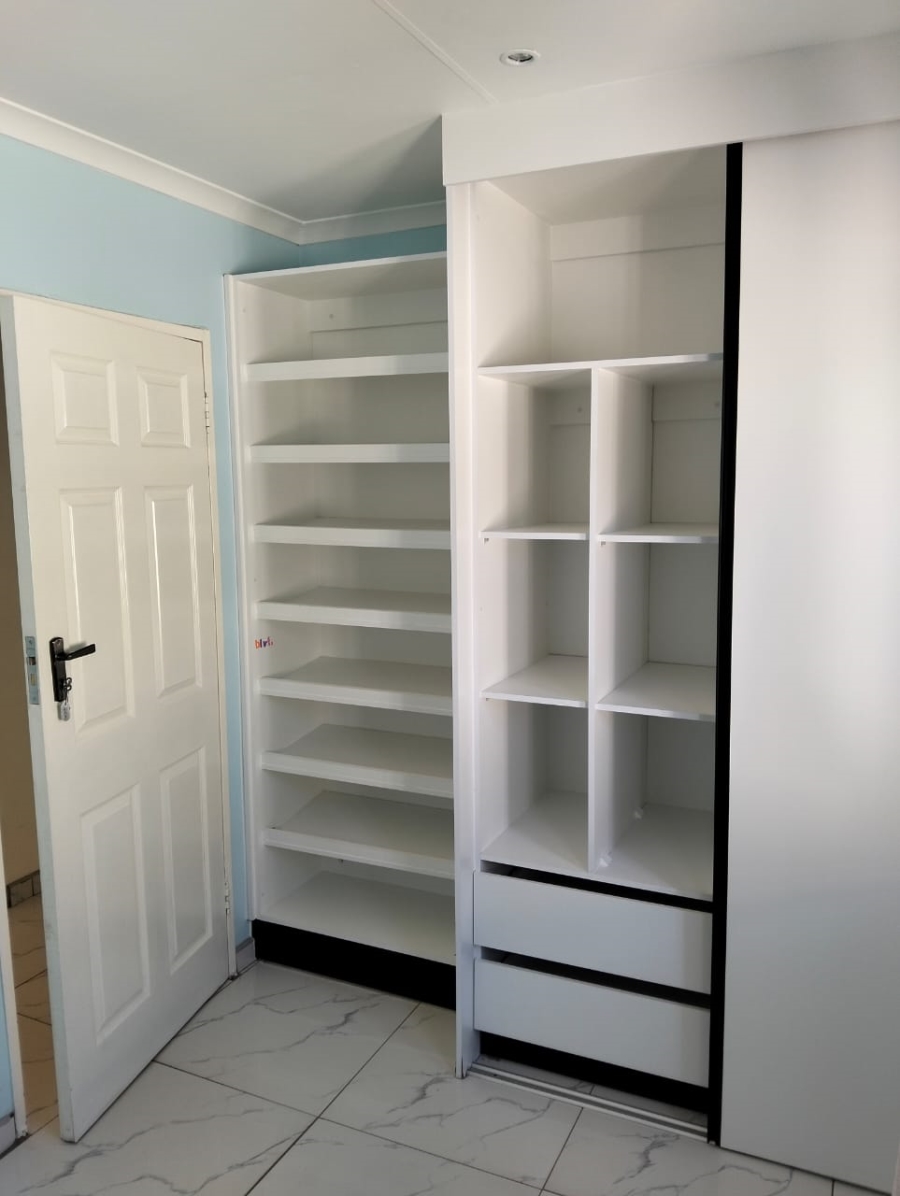 4 Bedroom Property for Sale in Klippoortje Gauteng