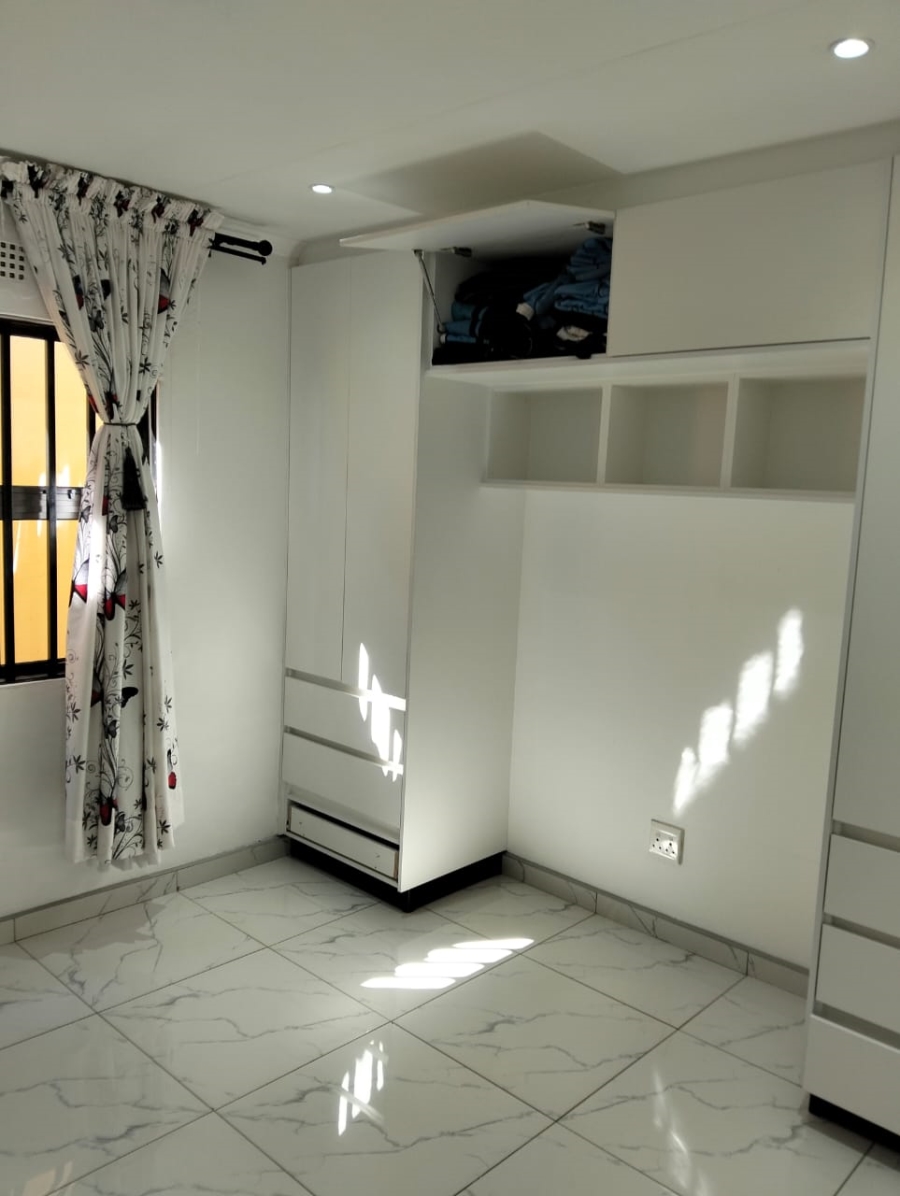 4 Bedroom Property for Sale in Klippoortje Gauteng