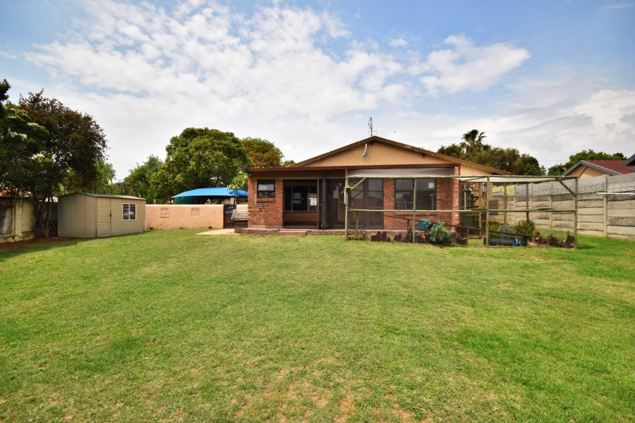 3 Bedroom Property for Sale in Bloubosrand Gauteng