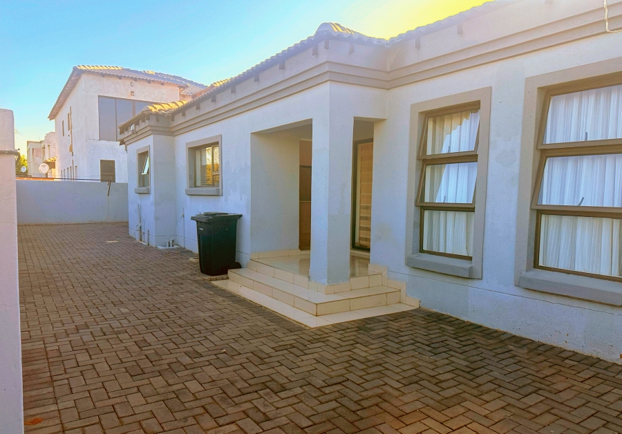 3 Bedroom Property for Sale in The Orchards Gauteng