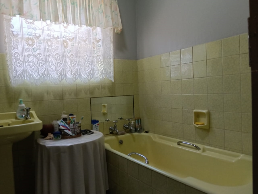 4 Bedroom Property for Sale in Greenhills Gauteng