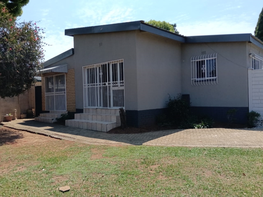 4 Bedroom Property for Sale in Greenhills Gauteng