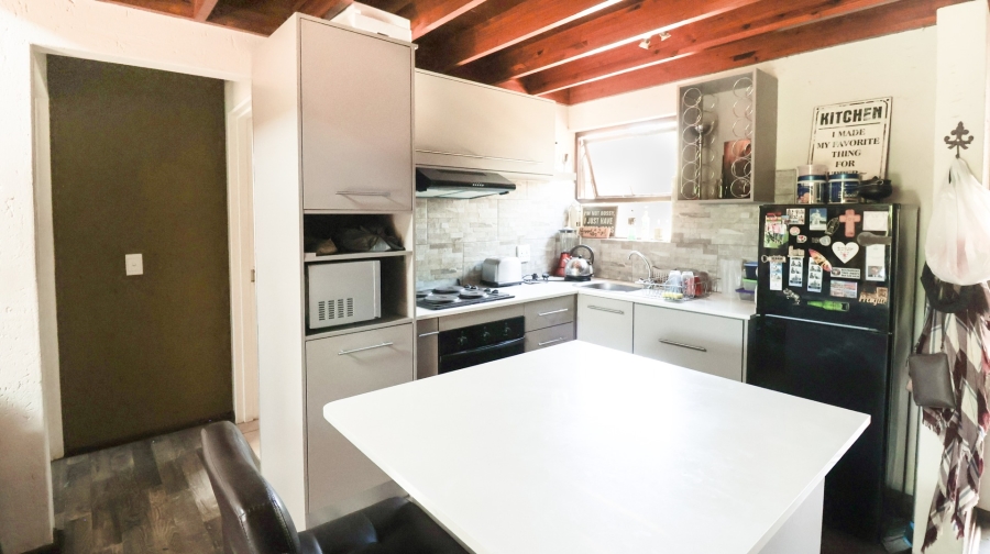 1 Bedroom Property for Sale in Douglasdale Gauteng