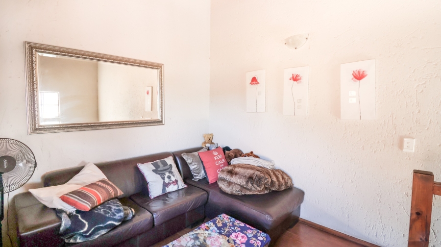 1 Bedroom Property for Sale in Douglasdale Gauteng