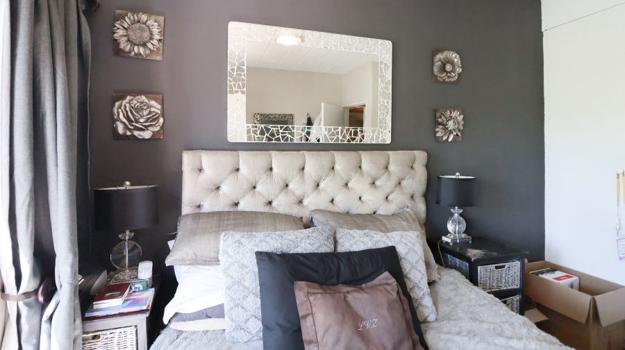 1 Bedroom Property for Sale in Douglasdale Gauteng