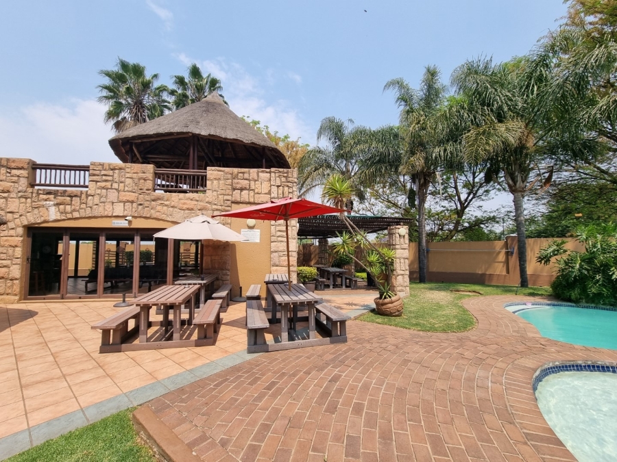 1 Bedroom Property for Sale in Douglasdale Gauteng