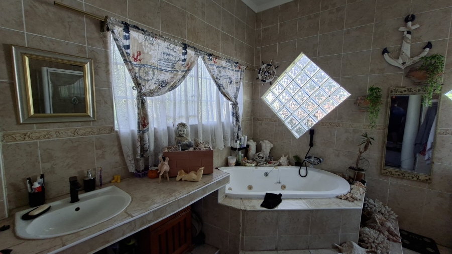 5 Bedroom Property for Sale in Dalview Gauteng