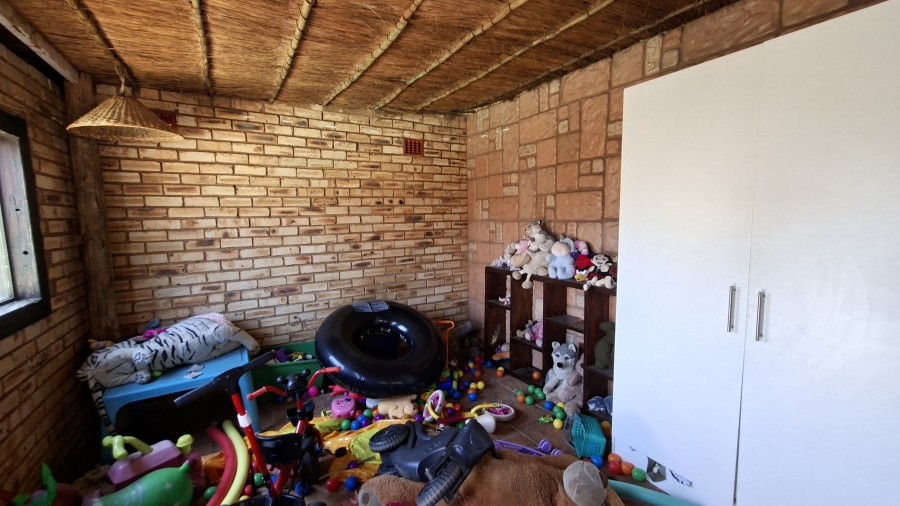 5 Bedroom Property for Sale in Dalview Gauteng